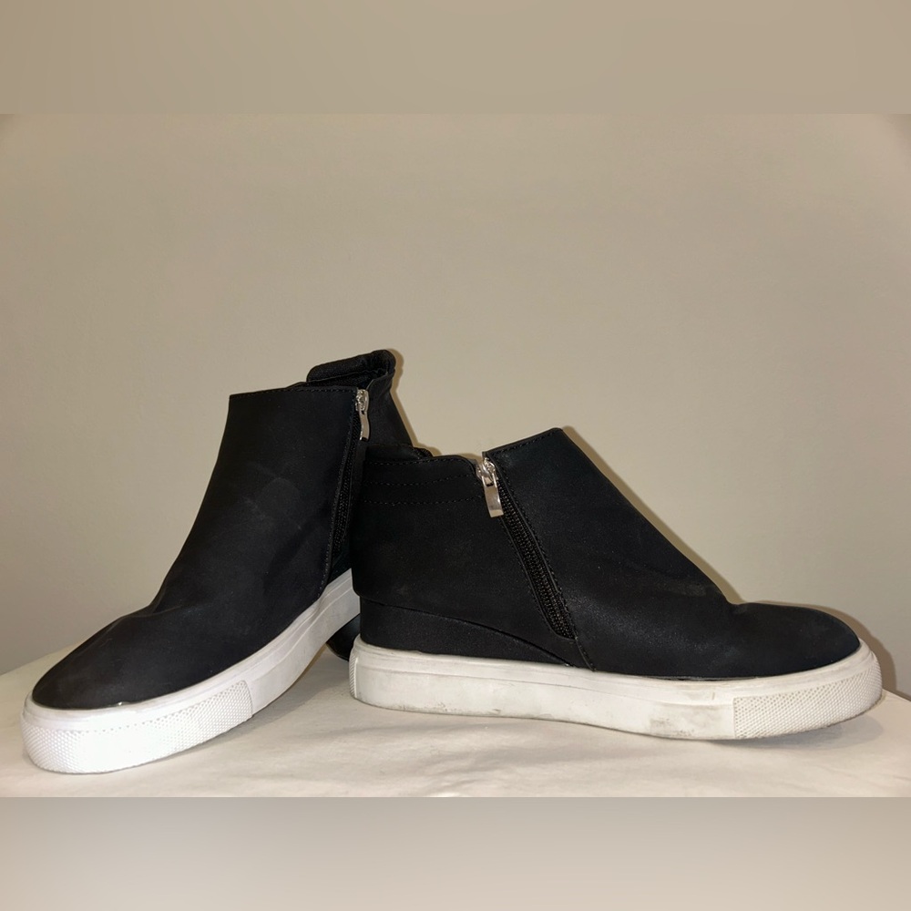 Blank ankle boots